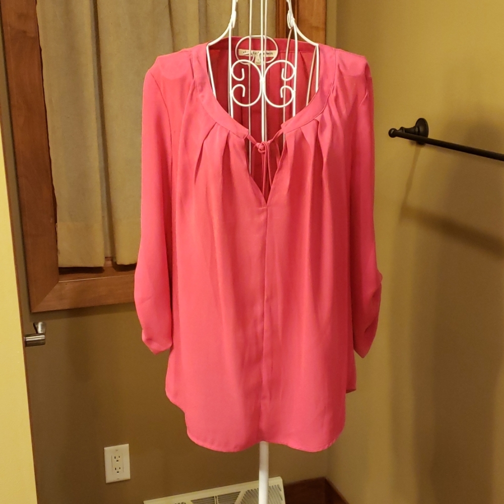 Pink/fuchsia flowy blouse with cute sleeve detail